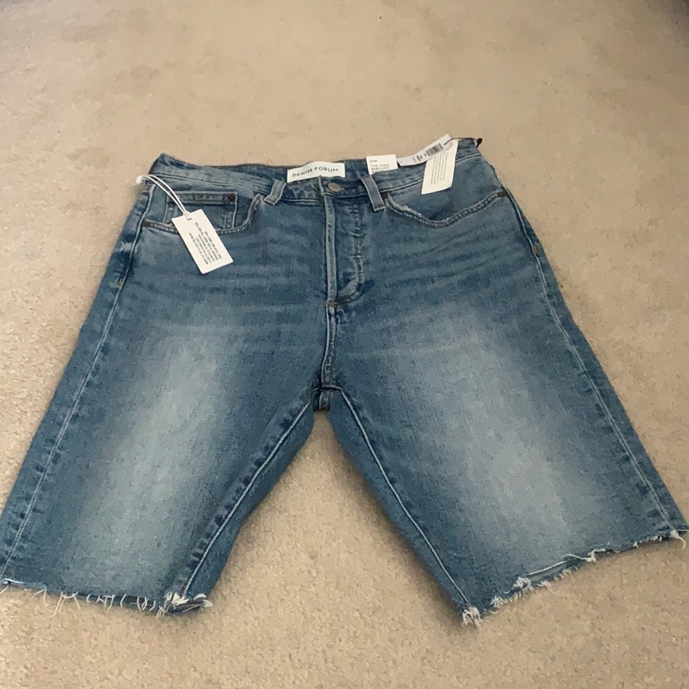 Denim Forum Jean Short - Picture 1 of 16